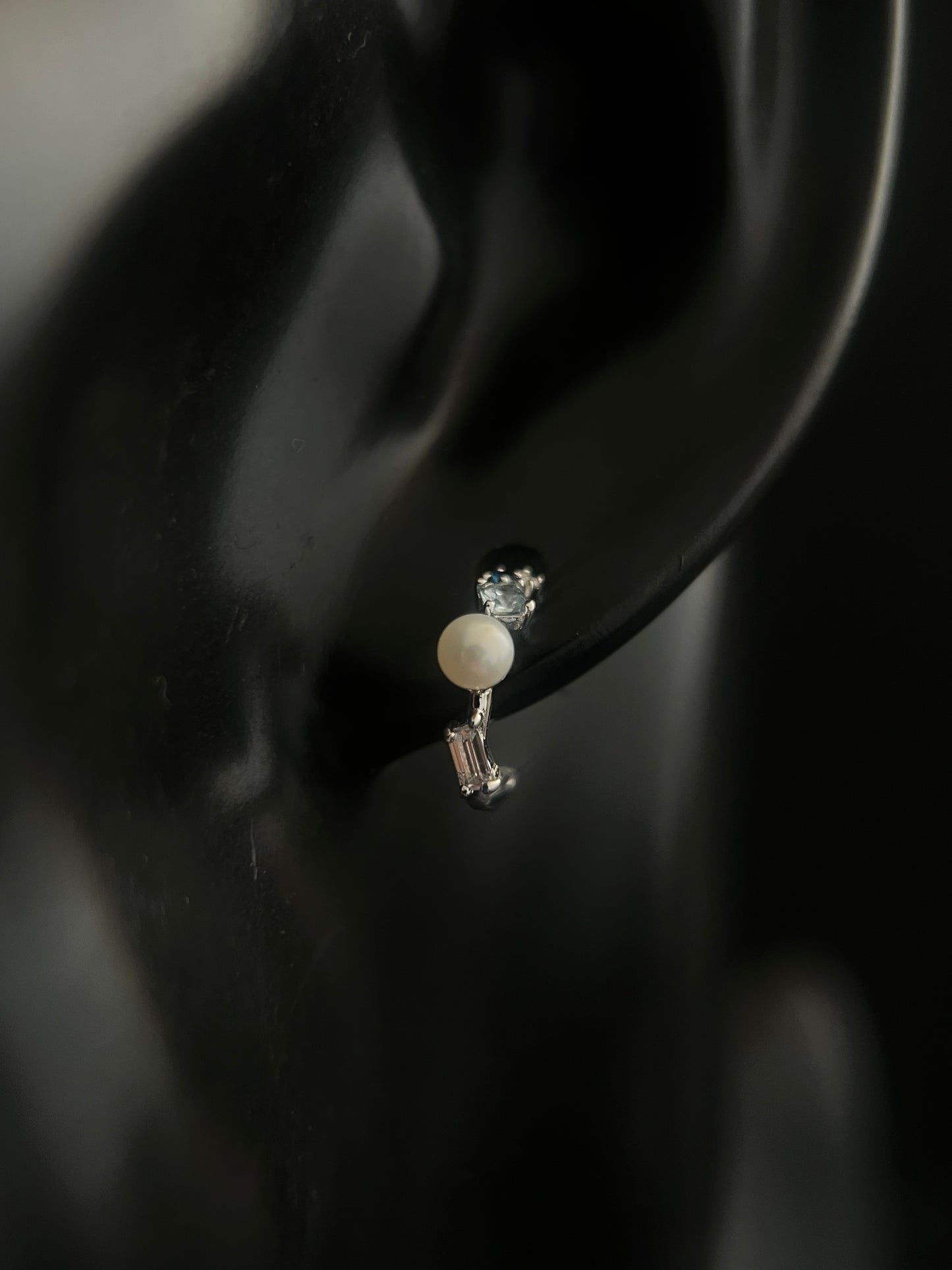 Auriella Pearl and Topaz Stud Earrings 925 Silver
